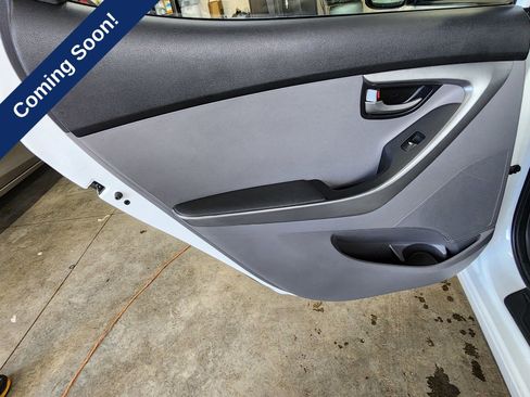 Used 2016 Hyundai Elantra SE FWD image 17