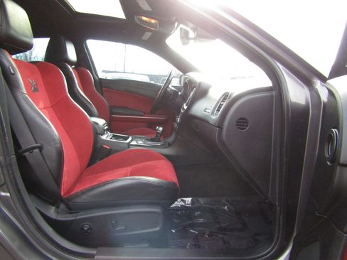 Used 2019 Dodge Charger Scat Pack w/ Technology Group image 12