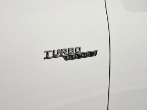 New 2025 Mercedes-Benz GLC 43 AMG 4MATIC Coupe image 40