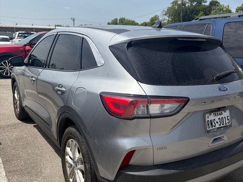 Used 2022 Ford Escape SE FWD image 4