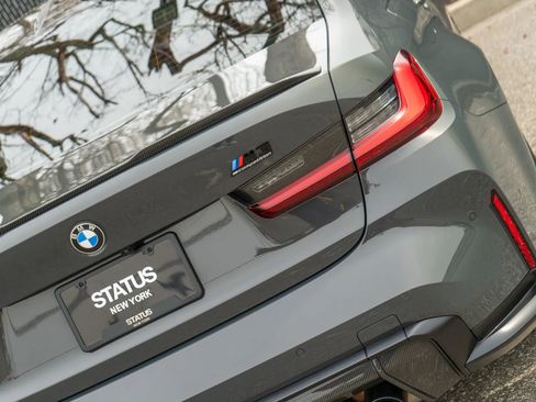 Used 2022 BMW M3 Competition w/ M Carbon Exterior Package AWD/4WD image 36