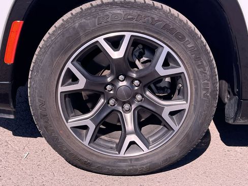Used 2024 Jeep Wagoneer Series III AWD/4WD image 10
