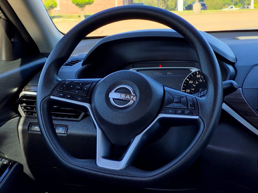 Used 2023 Nissan Altima 2.5 SV FWD image 13