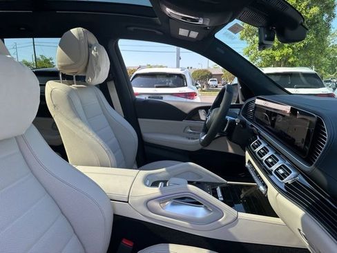 New 2026 Mercedes-Benz GLS 450 4MATIC image 35