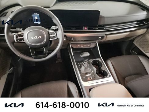 Certified 2025 Kia Carnival image 17