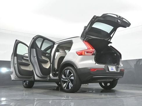 Used 2024 Volvo XC40 B5 Plus w/ Protection Package Premier image 54