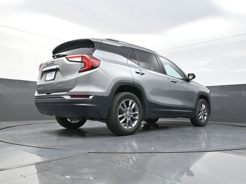 Used 2023 GMC Terrain SLT image 28