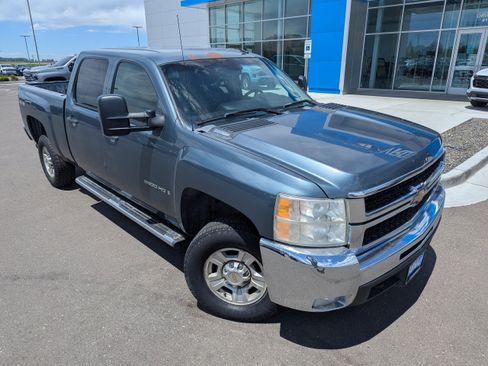 Used 2007 Chevrolet Silverado 2500 LT w/ 1LT Convenience Package AWD/4WD image 4