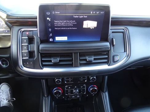 Used 2024 Chevrolet Suburban LT image 13