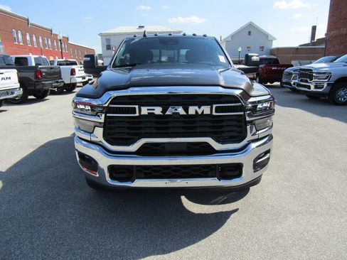 New 2026 RAM 3500 Big Horn AWD/4WD image 8