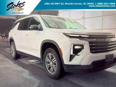 Used 2024 Chevrolet Traverse LT
