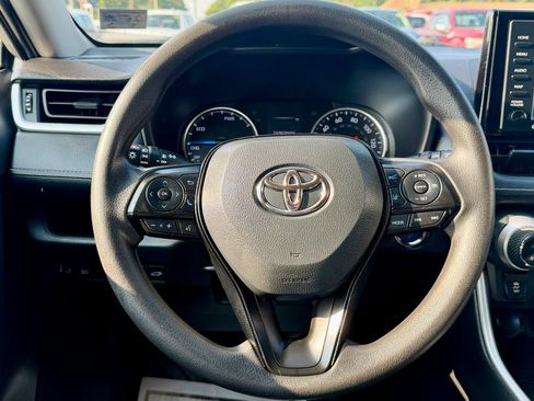 Used 2021 Toyota RAV4 XLE w/ Convenience Package AWD/4WD image 19