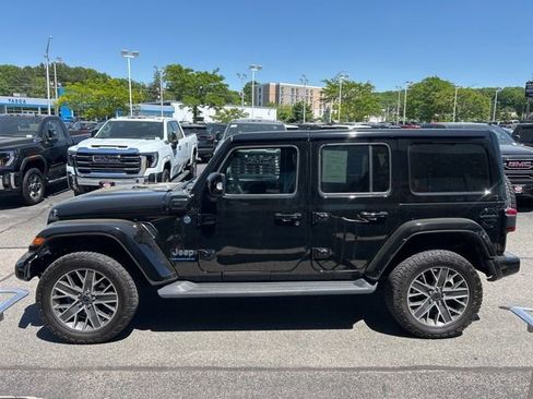 Used 2024 Jeep Wrangler High Altitude AWD/4WD image 6