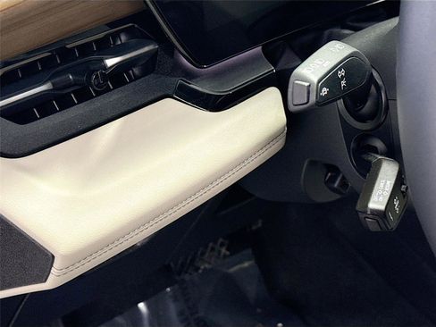 Certified 2025 Audi Q6 e-tron Premium Plus w/ Premium Plus image 10