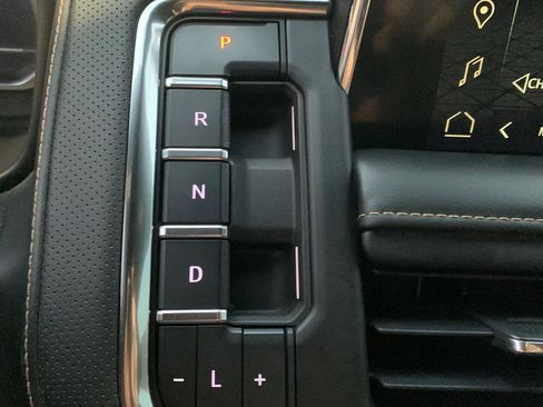 Used 2022 GMC Yukon XL AT4 w/ Max Trailering Package image 18