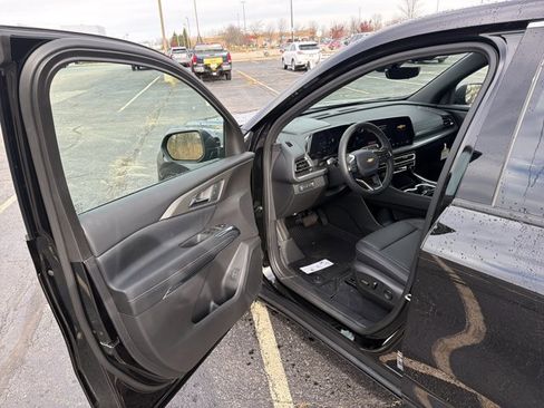 New 2026 Chevrolet Traverse LT w/ Driver Confidence Package image 9