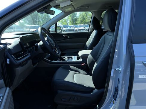 New 2026 Kia Carnival EX FWD image 26