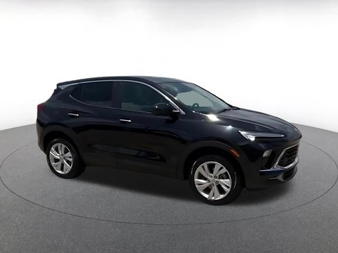 Used 2025 Buick Encore GX Preferred AWD/4WD image 2