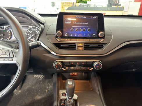 Used 2022 Nissan Altima 2.5 SV AWD/4WD image 6