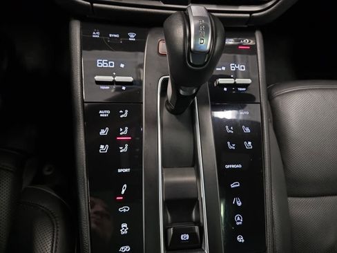 Used 2022 Porsche Macan S image 27