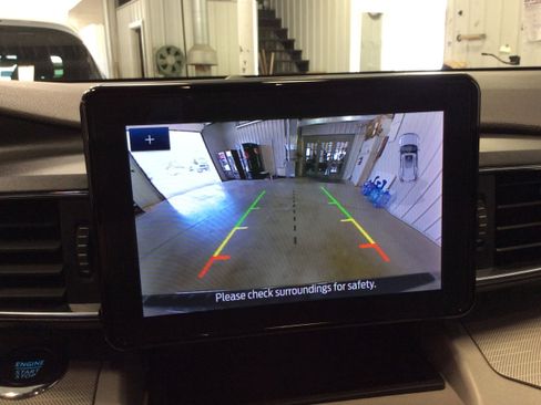 Used 2023 Ford Explorer XLT w/ Equipment Group 202A image 28