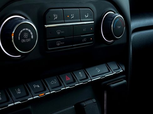 Used 2024 Chevrolet Silverado 2500 Custom w/ Custom Value Package image 26