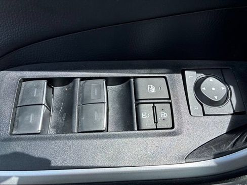 Used 2023 Toyota RAV4 XSE AWD/4WD image 17