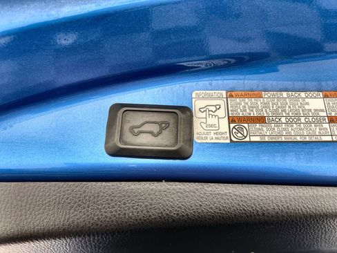 Used 2018 Toyota RAV4 Limited image 29