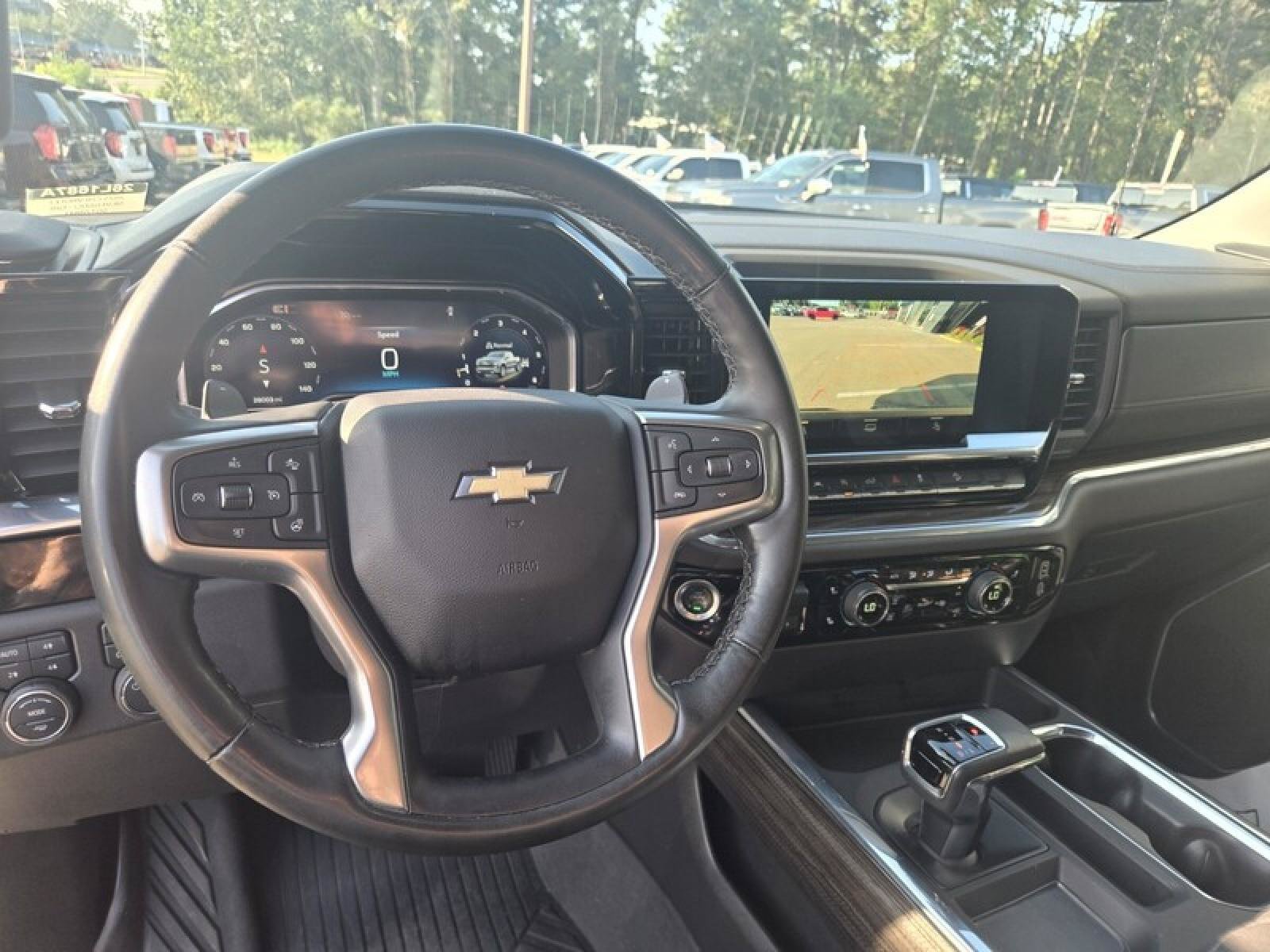 Used 2025 Chevrolet Silverado 1500 LT w/ Z71 Off-Road Package AWD/4WD image 8