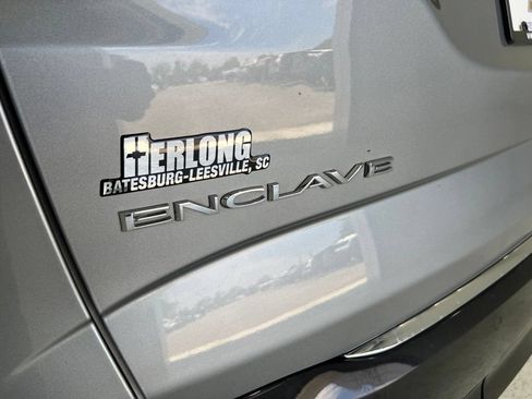 Used 2023 Buick Enclave Essence w/ Sport Touring Edition FWD image 29