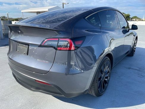 Used 2023 Tesla Model Y Performance image 5