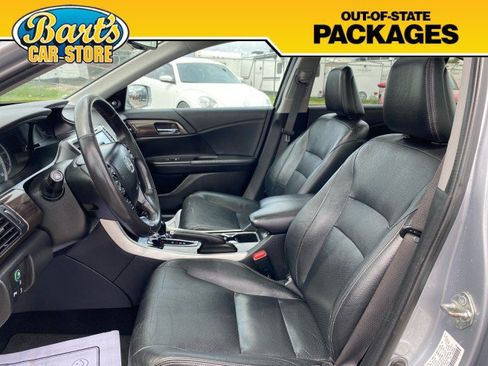 Used 2017 Honda Accord Touring image 25