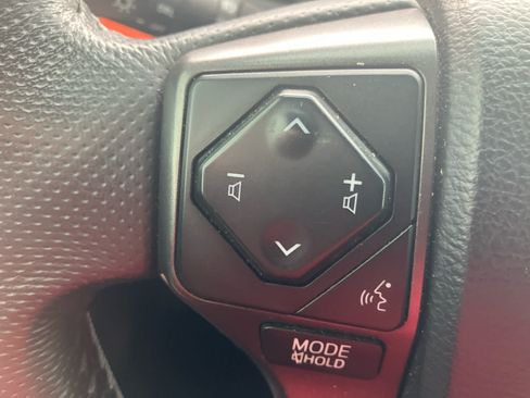 Used 2017 Toyota Tacoma TRD Off-Road w/ Tow Package AWD/4WD image 17