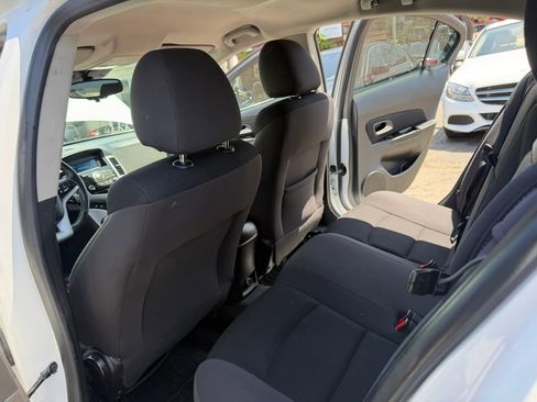 Used 2014 Chevrolet Cruze LT FWD image 18