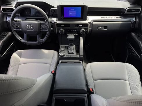 Used 2025 Toyota Tacoma SR5 AWD/4WD image 11