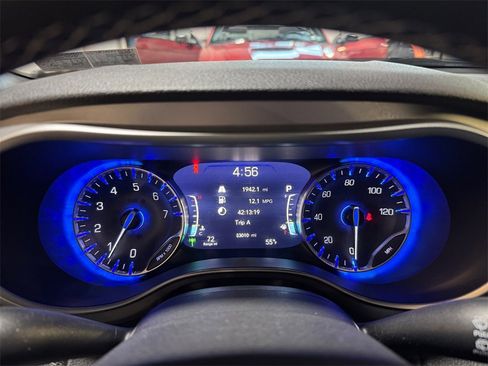 Used 2022 Chrysler Pacifica Touring-L w/ Uconnect Theater Family Group image 16