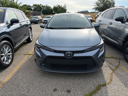 Used 2022 Toyota Corolla LE FWD image 5