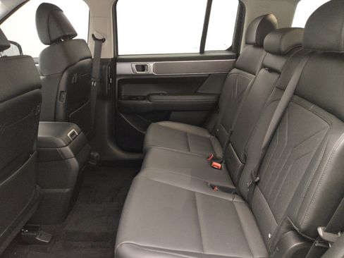 Used 2024 Hyundai Santa Fe SEL FWD image 18