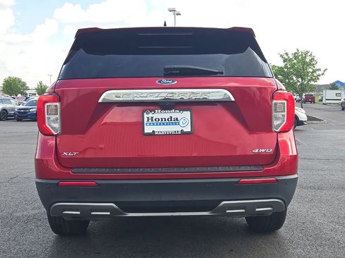 Used 2022 Ford Explorer XLT w/ Equipment Group 202A AWD/4WD image 6
