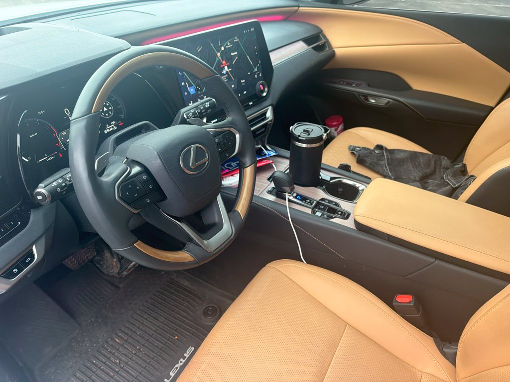 Used 2025 Lexus RX 350 AWD image 4