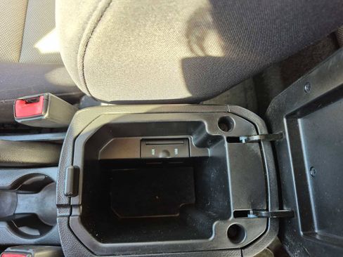 Used 2013 Chevrolet Cruze LS image 20