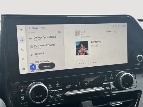 Used 2023 Toyota Highlander Limited AWD/4WD image 12