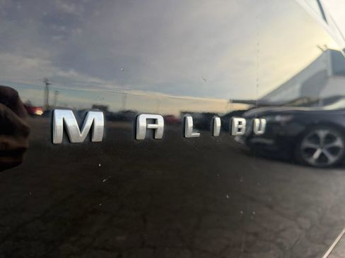 Used 2020 Chevrolet Malibu LS image 18