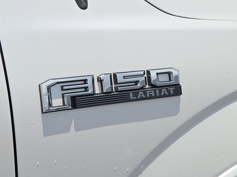 Used 2017 Ford F150 Lariat w/ Equipment Group 502A Luxury AWD/4WD image 5