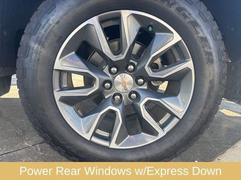 Used 2025 Chevrolet Silverado 1500 LT w/ Leather Package image 19