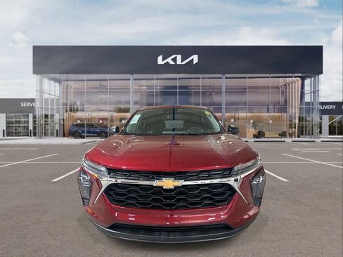 Used 2024 Chevrolet Trax LS image 3