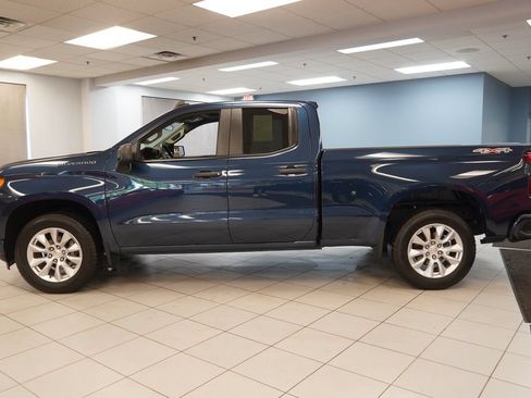 Used 2022 Chevrolet Silverado 1500 Custom AWD/4WD image 2