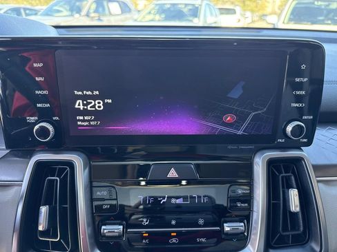 Used 2023 Kia Sorento S w/ Panoramic Sunroof Package image 30