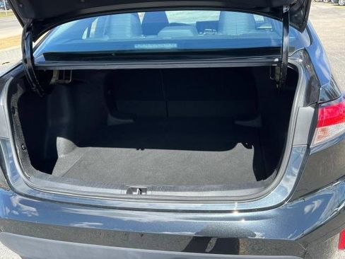 Used 2022 Toyota Corolla LE image 10