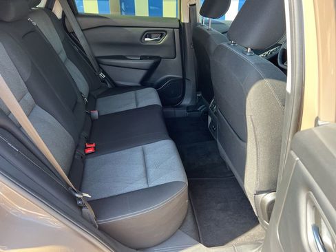 Used 2025 Nissan Rogue SV FWD image 14
